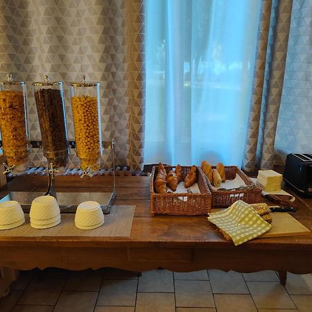 Hotel Au Val Dore La Bourboule Dış mekan fotoğraf